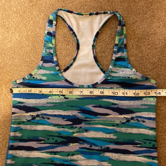 Lululemon Razorback Workout Tank w/ Bag - Picture 5 of 7